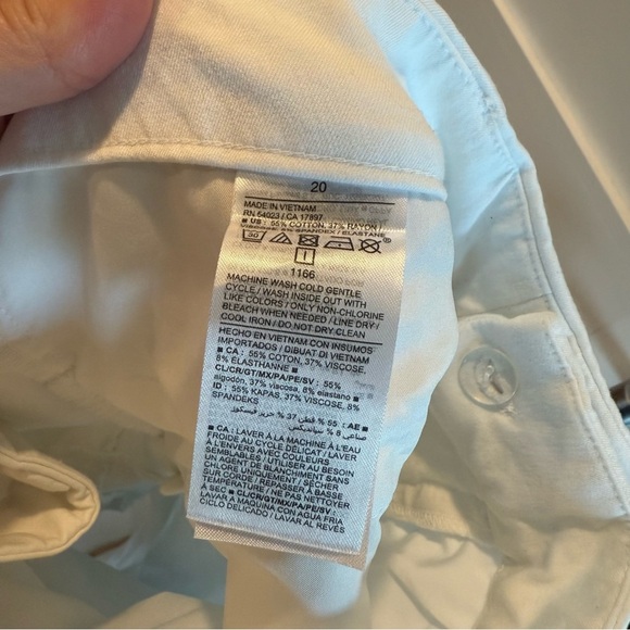 Old Navy Size 20 Women's White Pixie Pants - Picture 7 of 7